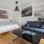 Maxi Studio Eiffel Tower